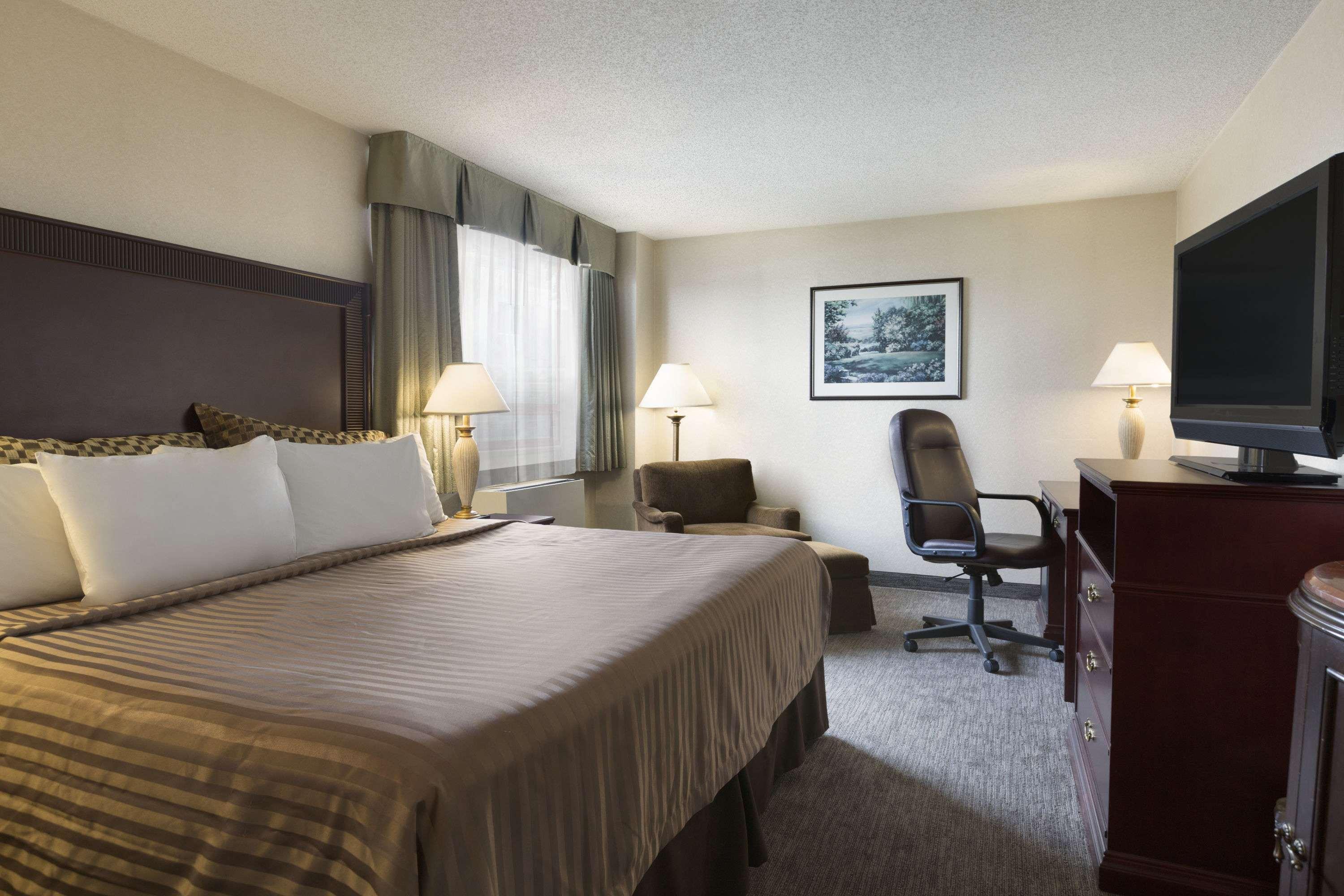 Travelodge Hotel By Wyndham Vancouver Airport Richmond Exterior photo