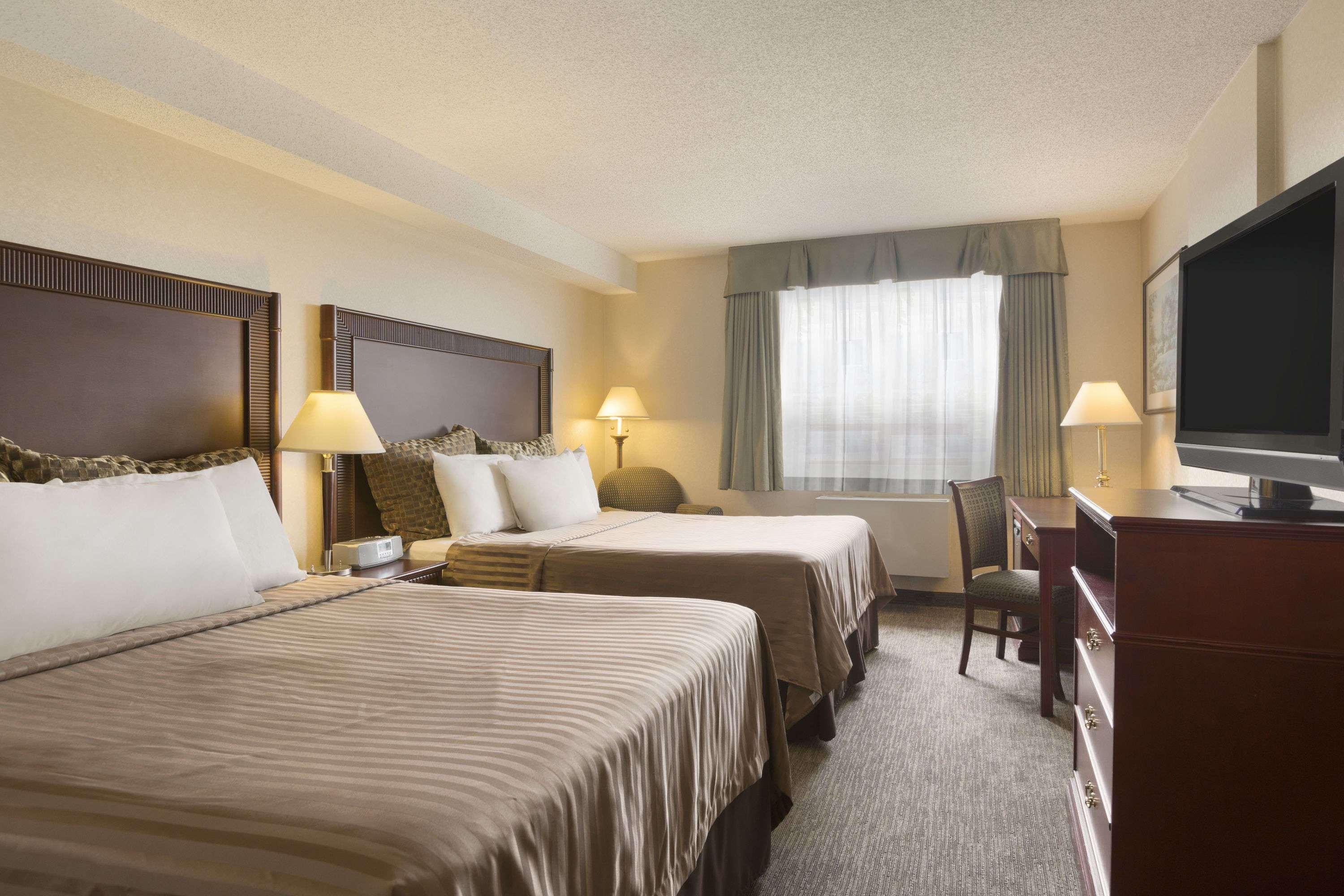 Travelodge Hotel By Wyndham Vancouver Airport Richmond Exterior photo